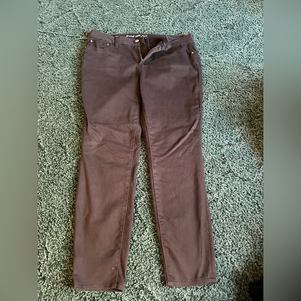 Signature Studios Size 10